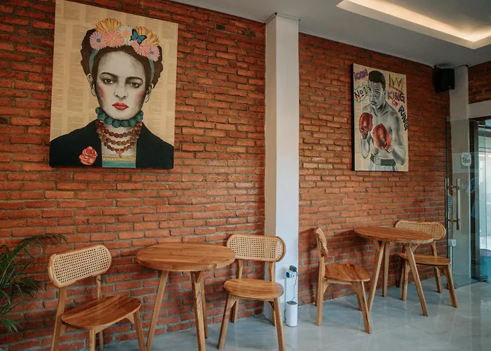 Puu Pau Hotel & Coffee Shop